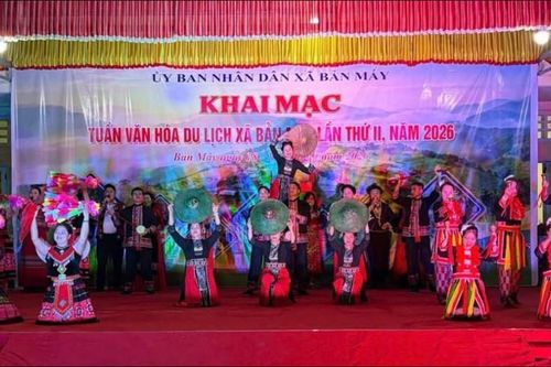 Bản Máy lan tỏa sắc màu văn hóa các dân tộc vùng biên