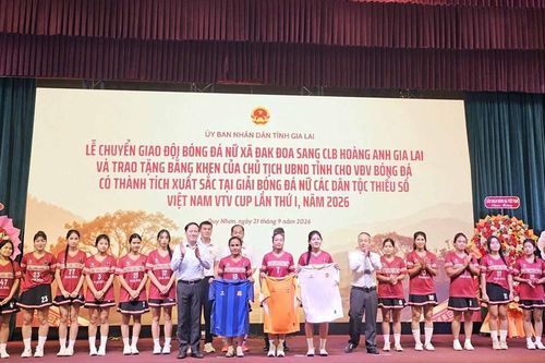 Chuyển giao đội bóng đá nữ Đăk Đoa sang CLB Hoàng Anh Gia Lai