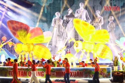 Rộn rã 'Đêm hội Thành Tuyên 2026': Sức hút từ miền đất di sản xứ Tuyên