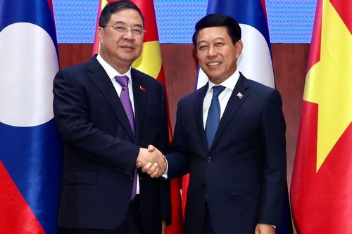 Phó Thủ tướng Thường trực Phạm Gia Túc hội đàm, thúc đẩy gắn kết chiến lược Việt Nam-Lào