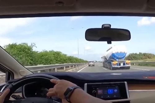 [Video] Đề xuất không cho học viên tập lái trên các tuyến cao tốc