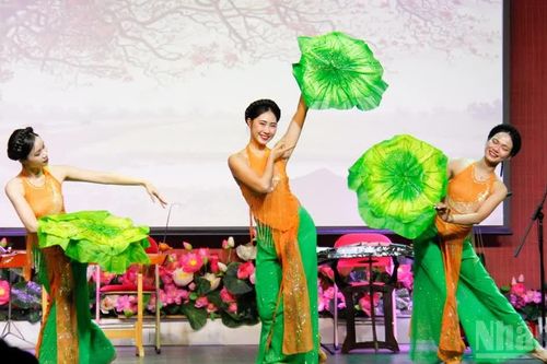 [Ảnh] Sắc màu văn hóa Việt hội tụ giữa Paris