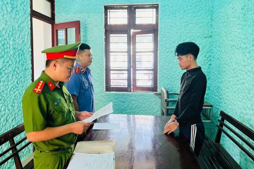 Chuyến hàng dẫn đến nhà giam