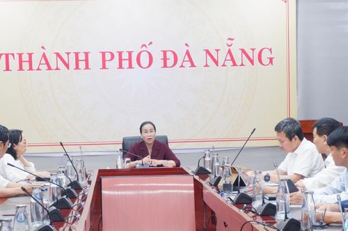 Khẩn trương đẩy nhanh tiến độ thực hiện các dự án trọng lực, trọng điểm trên lĩnh vực y tế, văn hóa