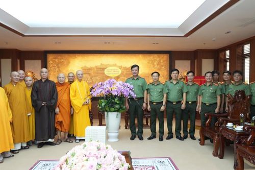 Công an TP Huế và Giáo hội Phật giáo tăng cường đồng hành vì cộng đồng