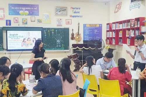 Để thầy trò 'đắm mình' với tiếng Anh