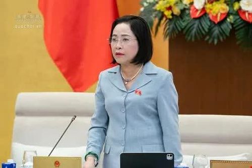 Đề xuất cấm triệt để thuốc lá điện tử, siết chặt điểm bán thuốc lá