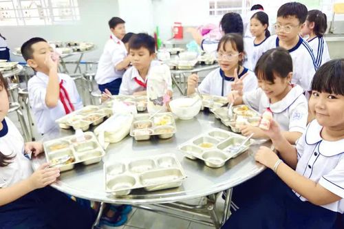 Siết an toàn bữa ăn học đường từ nguồn nguyên liệu