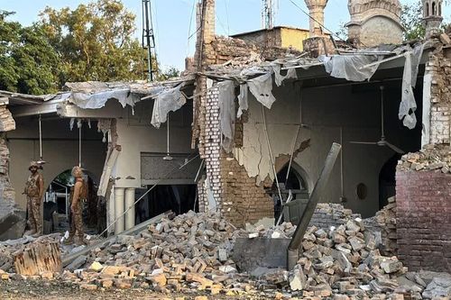 Pakistan loại bỏ 5 tay súng phiến quân, giải cứu nhiều con tin