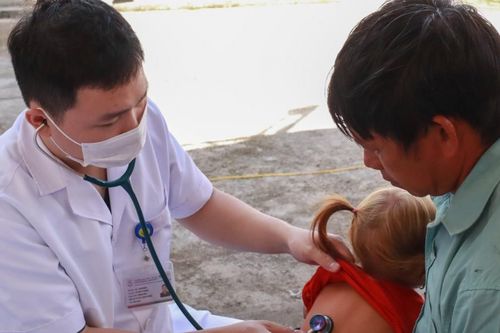 Khám, tư vấn sức khỏe miễn phí cho phụ nữ và trẻ em tại Lai Châu