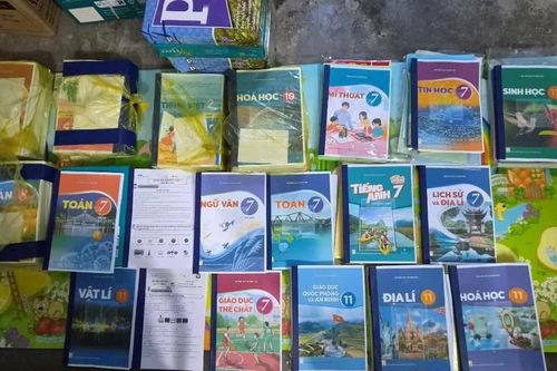 Ninh Bình: Phát hiện cửa hàng photocopy tự in sách giáo khoa từ lớp 1-12 rồi rao bán