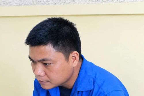 Khởi tố đối tượng 'hô biến' sổ đỏ của người khác thành tên mình