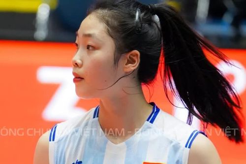 Hot girl bóng chuyền Việt Nam cao 1,86 m gây sốt ở ASIAD