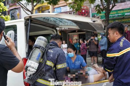 Cháy nhà 4 tầng ở Hà Nội