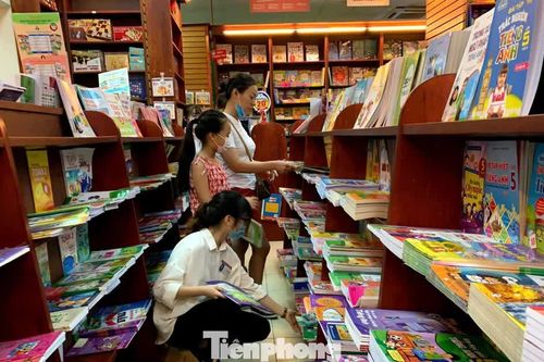 Đề xuất tháo gỡ 'điểm nghẽn' độc quyền sách giáo khoa