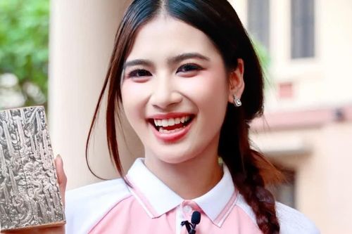 Thí sinh Hoa hậu Việt Nam giải mật thư