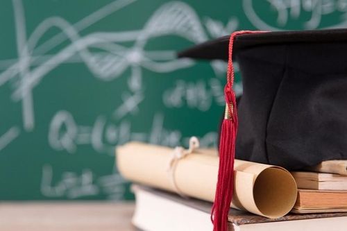 Tiến sĩ các đại học top đầu đua nhau làm giáo viên THPT, có 'lãng phí bằng cấp'?