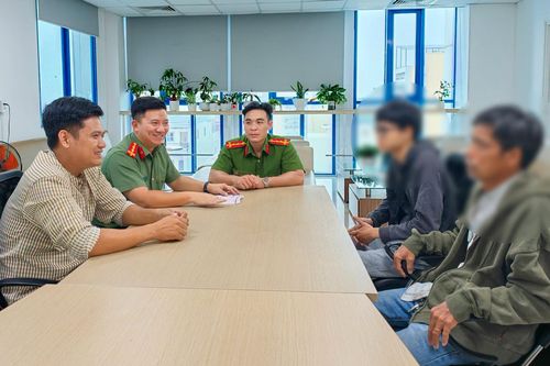 Học sinh ở Cần Thơ bất ngờ nhận 464 triệu đồng, gia đình khóa tài khoản