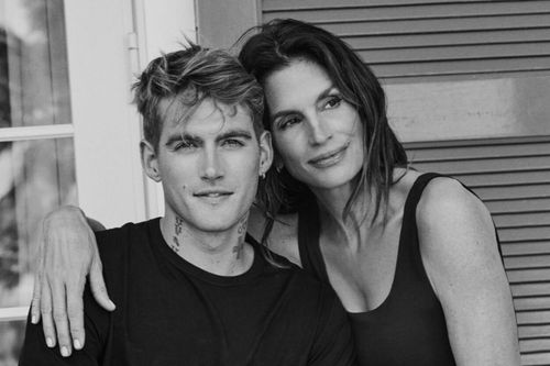 Con trai siêu mẫu Cindy Crawford qua đời ở tuổi 27