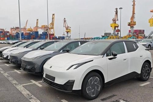 Việt Nam nhập khẩu hơn 168.000 ô tô từ đầu năm, xe trong nước có bị lép vế?