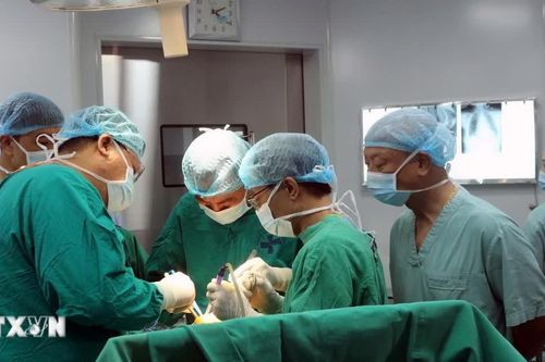 Ninh Bình hiện thực hóa mong muốn người dân khám, điều trị kĩ thuật cao ở cơ sở