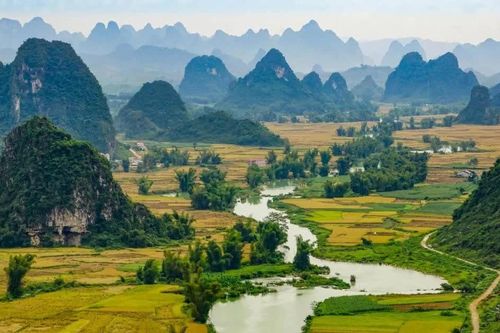 Vì sao du lịch thế giới giảm tốc, Việt Nam vẫn có thể ngược dòng?