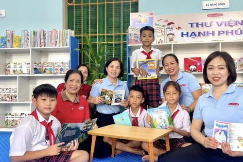 Mang 'Thư viện Hạnh phúc' tới với trẻ em vùng cao