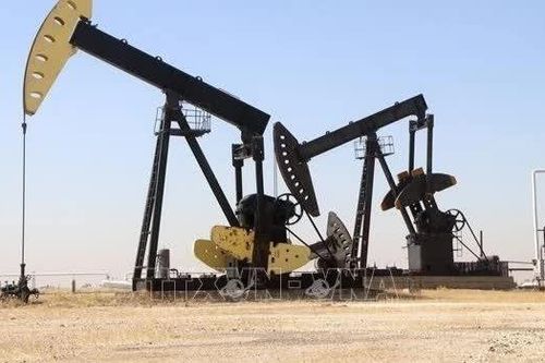 Giá dầu Brent giảm dưới 100 USD/thùng