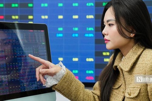 VN-Index hướng tới tuần nâng hạng: Dòng tiền cải thiện, áp lực bán còn lớn