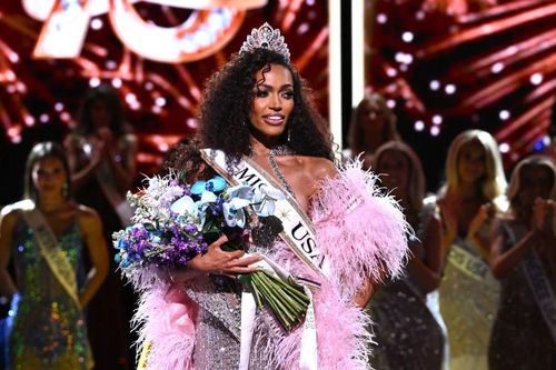 Hoa hậu đầu tiên đã kết hôn đăng quang Miss USA tiết lộ cách giữ dáng khi vừa chăm con