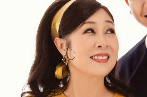 NSND Hồng Vân bày tỏ về hạnh phúc ở tuổi 60