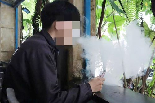 Làm gì khi phát hiện con trai lén hút thuốc lá?