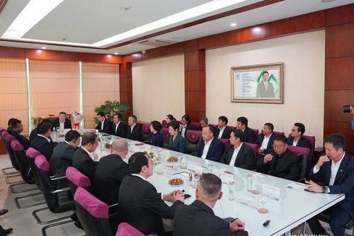Chủ tịch Tập đoàn C.P. thăm và làm việc tại C.P. Việt Nam