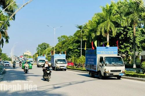 Tuyên truyền lưu động về an toàn thực phẩm dịp Tết Trung thu