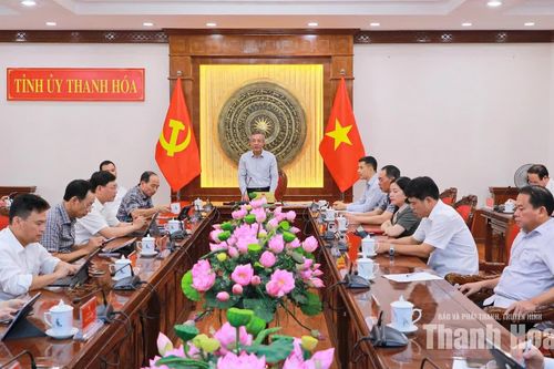 Thường trực Tỉnh ủy nghe báo cáo một số ý tưởng quy hoạch tạo không gian phát triển đô thị, du lịch