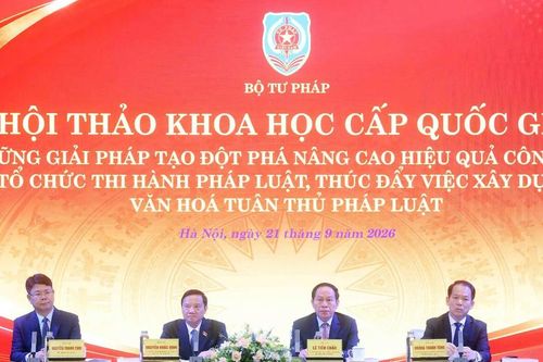 Chuyển từ 'thi hành đúng' sang 'chủ động, chuyên nghiệp' trong thi hành pháp luật