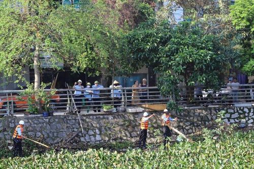 Thanh Hóa ra quân khẩn trương làm sạch môi trường sau mưa lũ lớn