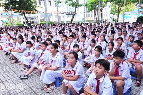 Hơn 1.400 giáo viên, học sinh được tuyên truyền an toàn giao thông