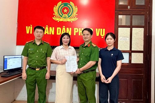 Công an Bắc Ninh kịp thời hỗ trợ người dân nhận lại 1,62 tỷ đồng chuyển khoản nhầm