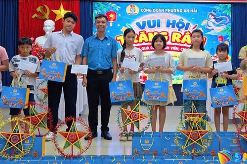 Công đoàn phường An Hải tặng 300 suất quà Trung thu cho con đoàn viên, người lao động