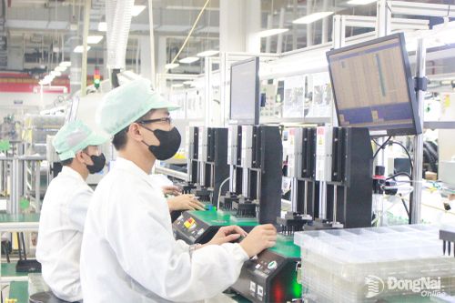 Chăm lo người lao động, giữ nguồn lực phát triển