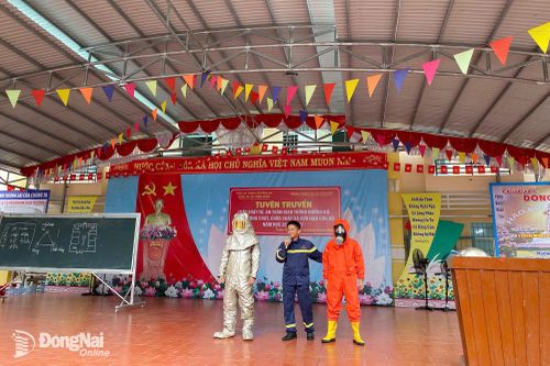 Tuyên truyền luật PCCC và CNCH cho học sinh Trường THCS Bù Đốp