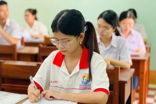 Thi tốt nghiệp THPT trên máy tính: Vì sao chưa thể triển khai thí điểm vào năm 2027?