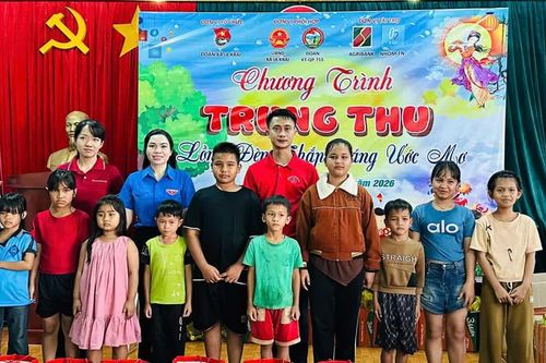 Gia Lai: Trao gần 2.000 suất quà Trung thu cho thiếu nhi các xã biên giới