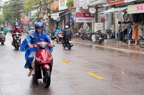 Cảnh báo giông, lốc, sét, mưa đá và mưa lớn cục bộ trên địa bàn Gia Lai