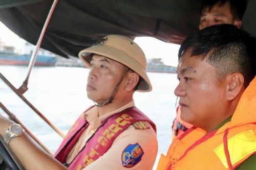 Gia Lai: Tập huấn kỹ năng điều khiển xuồng máy cho cán bộ, chiến sĩ công an nhân dân