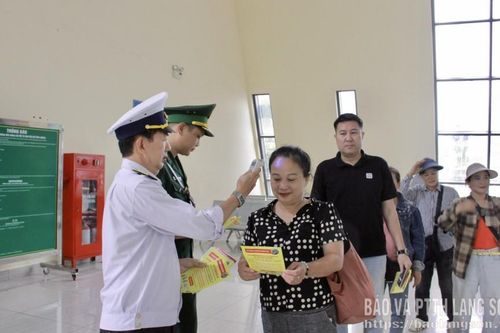 Hợp tác phòng dịch từ cửa khẩu
