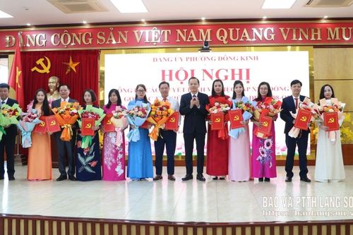 Công bố các quyết định về sắp xếp, kiện toàn, thống nhất tên gọi các tổ chức đảng