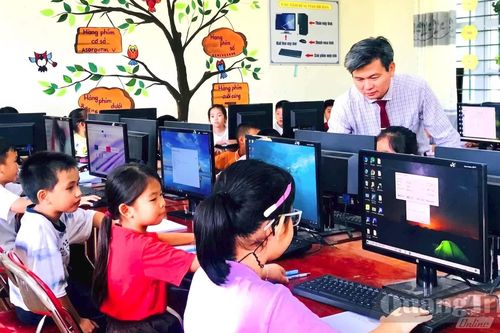 'Làn gió mới' ở trường vùng khó