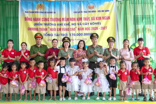'Tiếp bước em đến trường'